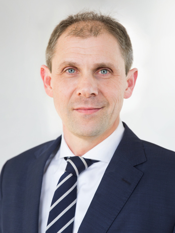 Portraitfoto von Dr. Peter-Roman Persch