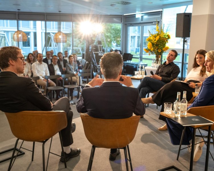 Blick vom Podium in das Publikum