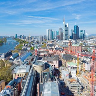Blick aus der Vogelperspektive auf die Stadt Frankfurt am Main