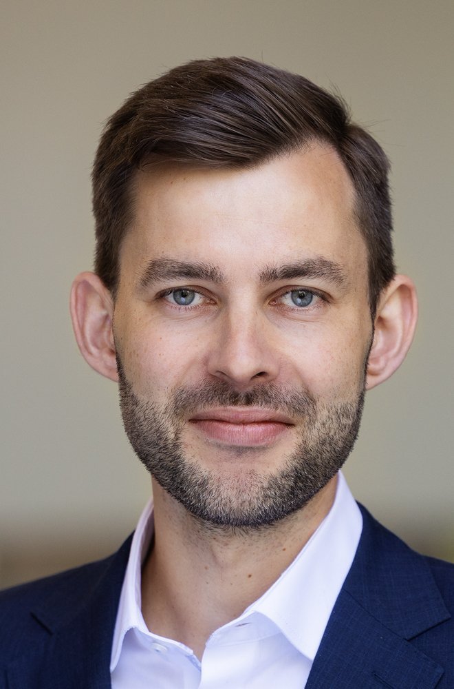 Portraitfoto von Lennart Strelau