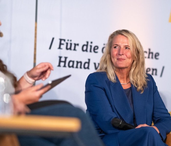 Birgit Neyer (Erste Landesrätin und Kämmerin im Landschaftsverband Westfalen-Lippe) während der Podiumsdiskussion