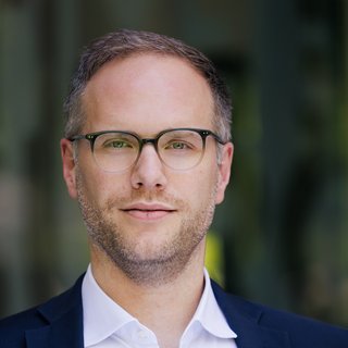 Portraitfoto von Philipp Denker