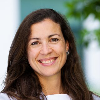 Portraitfoto von Claudine Etavard